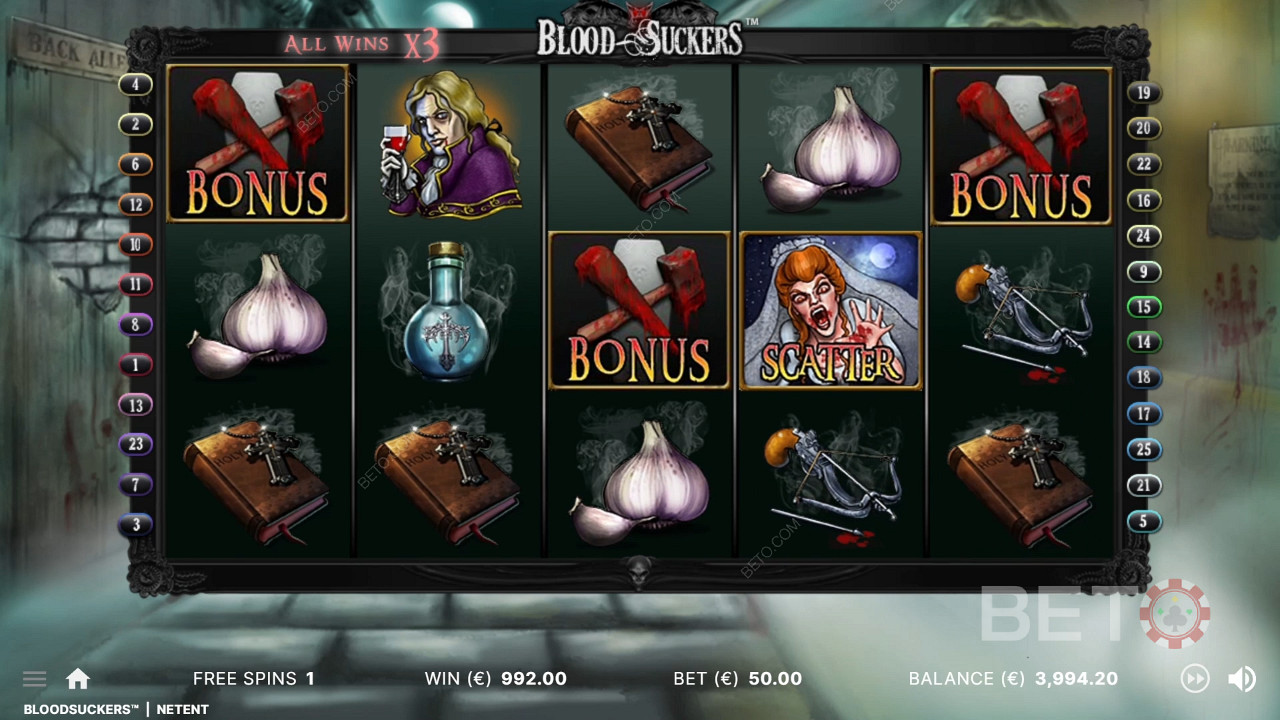 3 simboluri bonus în pozițiile corecte declanșează jocul bonus în jocul de păcănele Blood Suckers.
