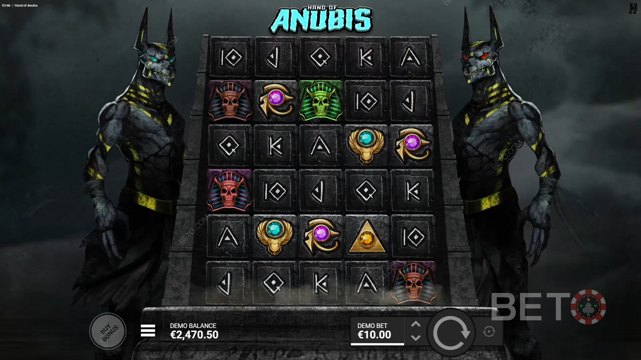 Dispunerea mai mare te ajută să obții mai multe câștiguri în jocul ca la aparate online Hand of Anubis.
