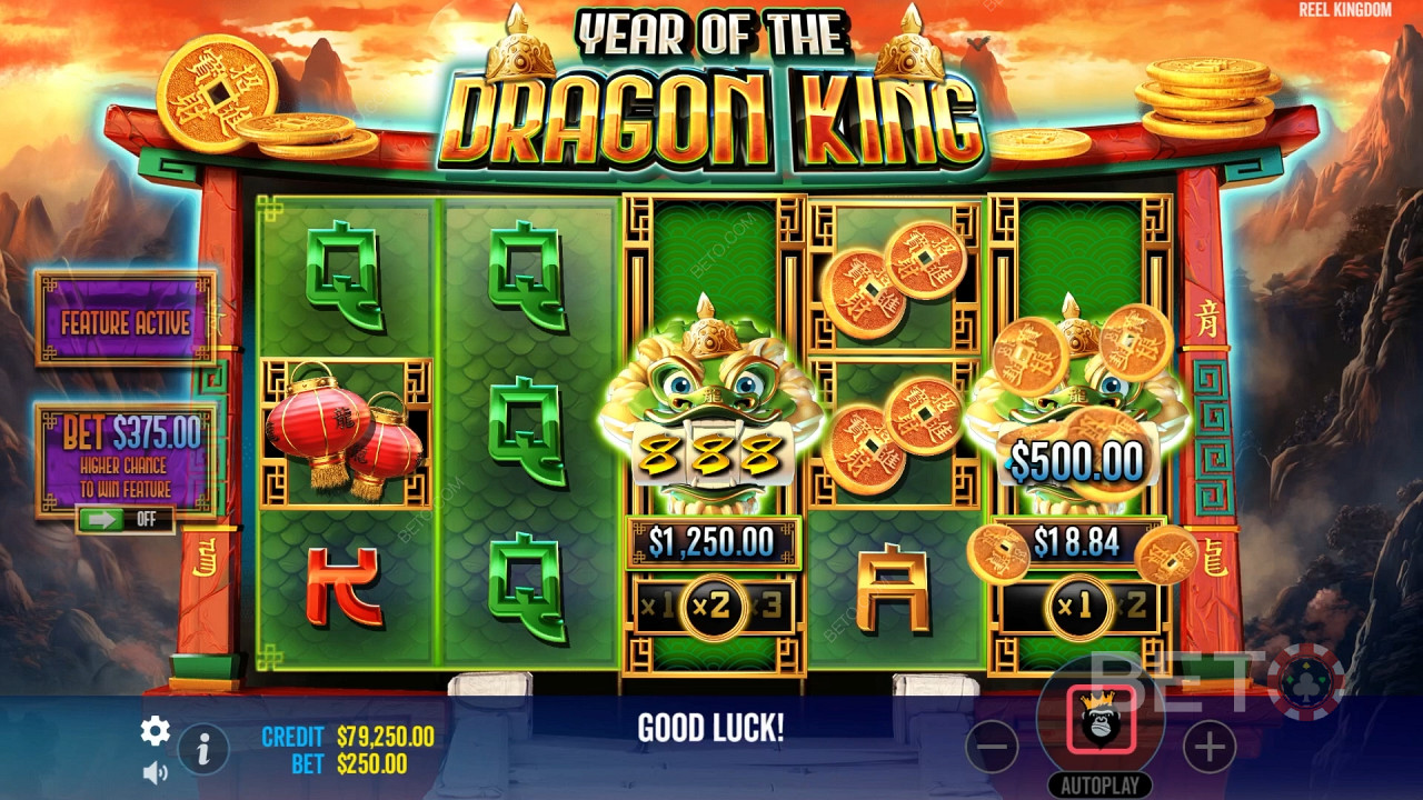 Urmăriți cum se învârt Mini Slot Machines în aparatul de joc Year of the Dragon King