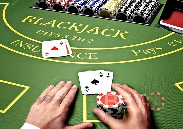 Jocul de Blackjack online poate fi la fel de distractiv și interesant ca și jocurile de Blackjack de pe uscat.