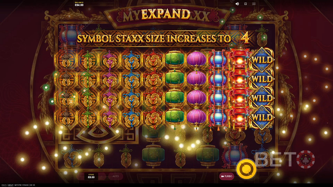 O singură învârtire cu simboluri extinse îți poate aduce câștiguri mari în jocul ca la aparate Mystic Staxx.